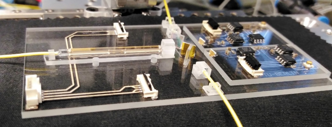 Hoch-präzise 3D-Aufbautechnik für miniaturisierte optische Mikroresonator Gyroskope
